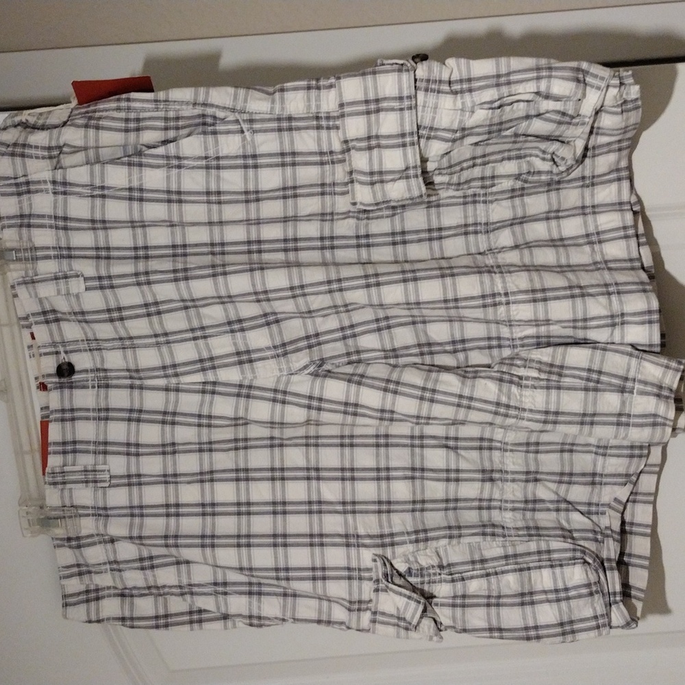 NWT Mossimo Supply Co Red and White Label